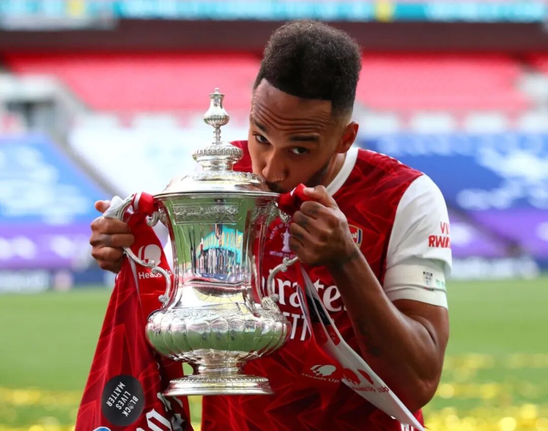 Milan Sports Official-转折点！纽卡斯尔临场应变，社区盾赛前攻防权衡，引发热议，高层口径保持一致的简单介绍