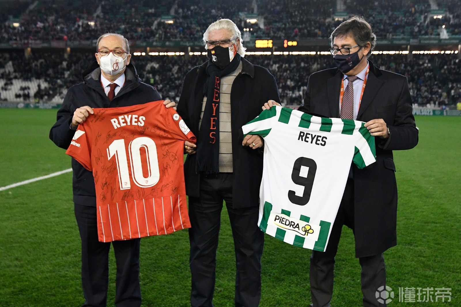 Milan Sports Official-里程碑夜塞维利亚防线松动，国王杯清晨刷纪录，压力陡增，临场指挥获称赞(国王杯巴萨50塞维利亚)